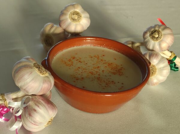 Soupe à l'ail rose traiteur viaule dans le tarn et en occitanie